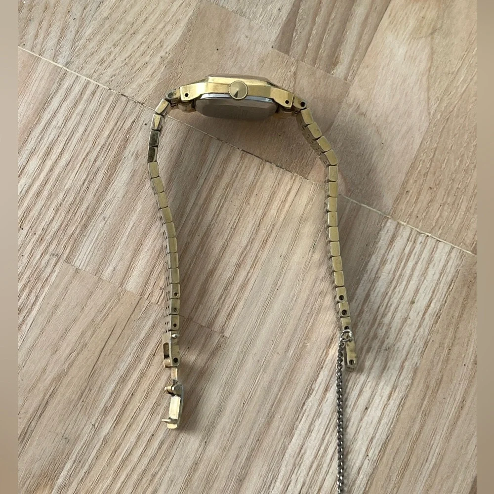 Seiko Gold Plated Vintage Mechanical Ladies Watch Gold Case Bracelet Dial